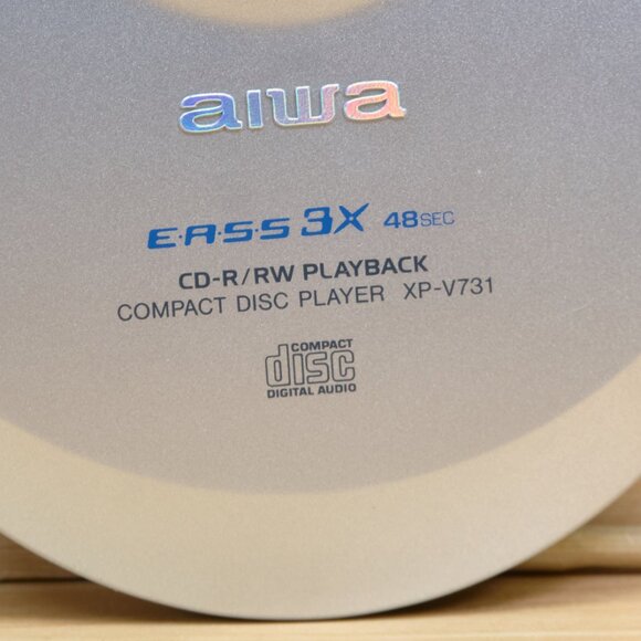 Vintage AIWA XP-V731 Compact Disc Player - Picture 2 of 7